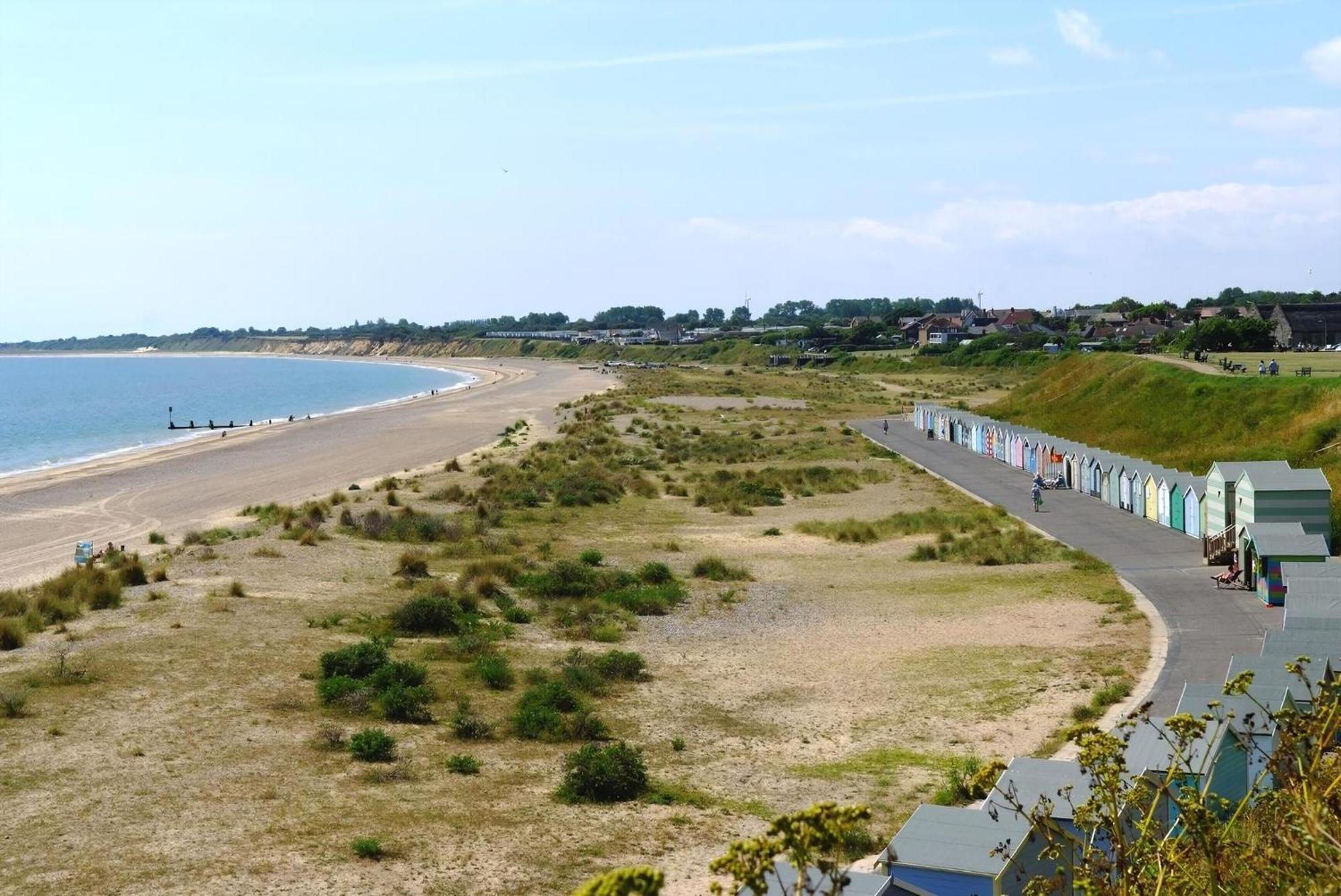 Lovely Caravan With Spacious Decking At North Denes In Suffolk, Ref 40134Nd Lowestoft Bagian luar foto